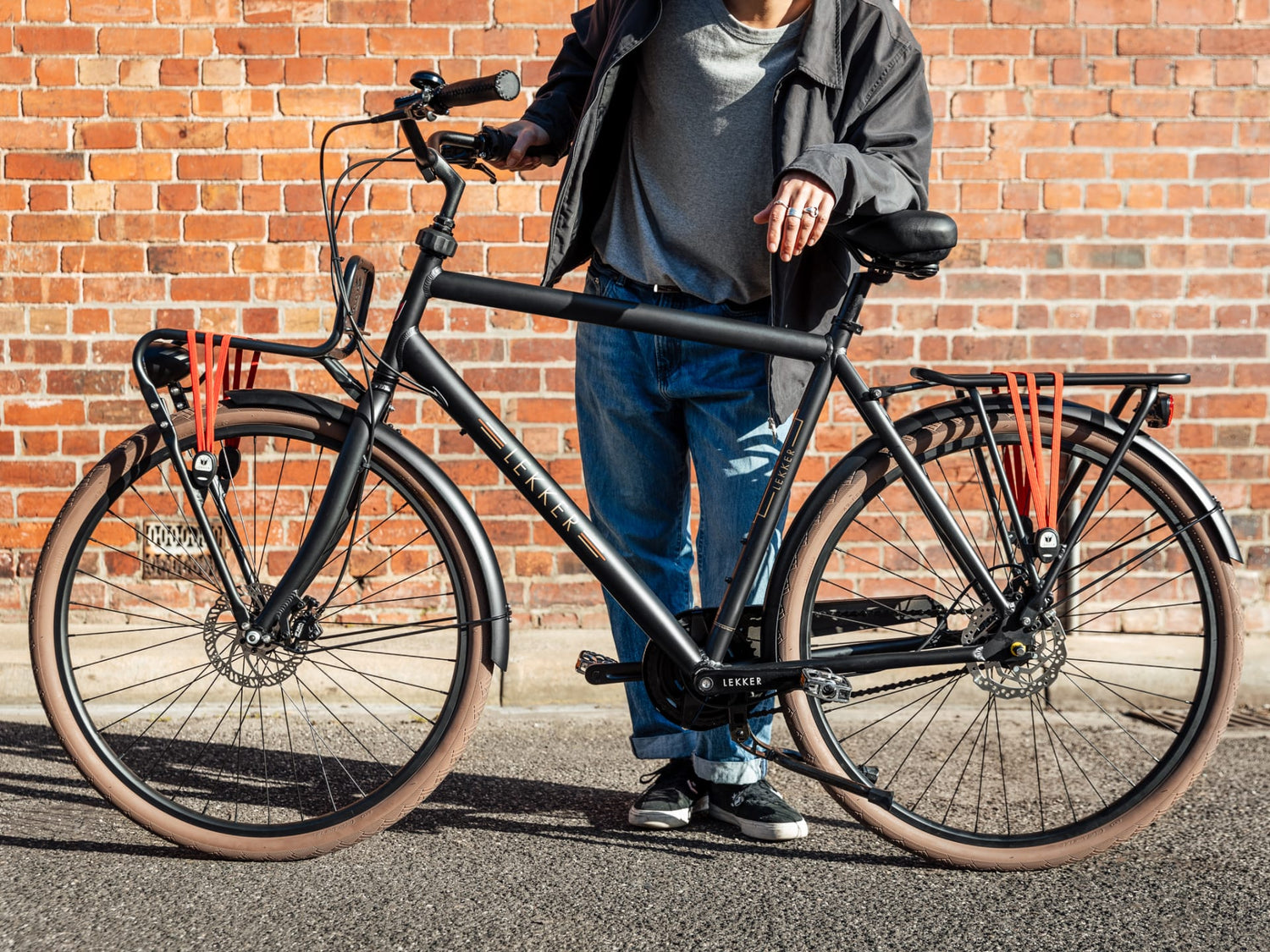 Jordaan step over Dutch style bike black