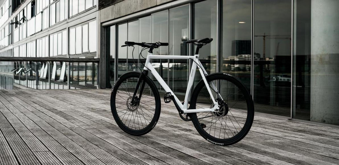 Lekker Bikes Alpine White Amsterdam NuVinci series